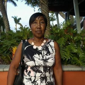 Meet your Posher, Lois